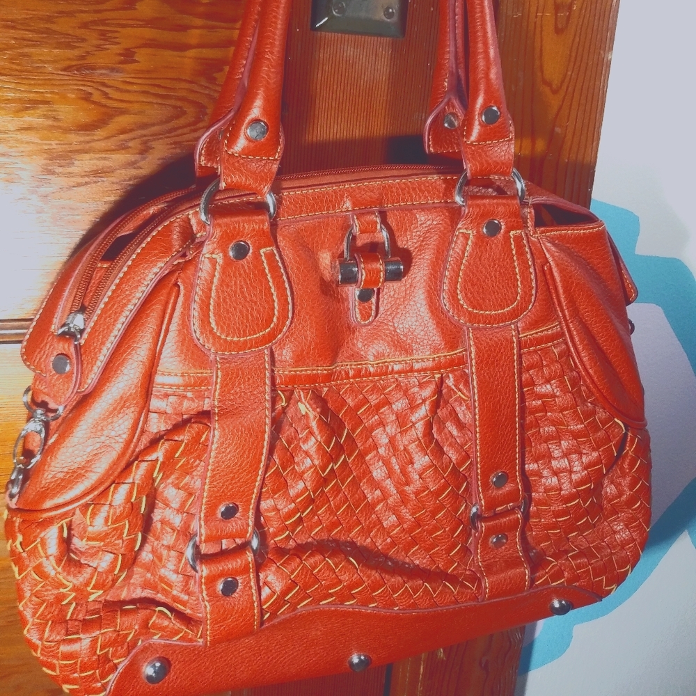 🥂5/$15🥂 Large neutral textured handbag LAST CHANCE SALE!